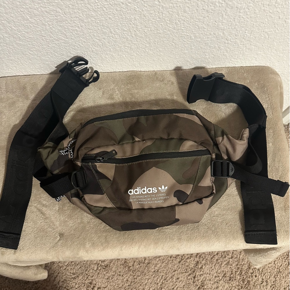 Adidas Originals Mens Camo Fanny Pack Crossbody Bag Buckle Camouflage